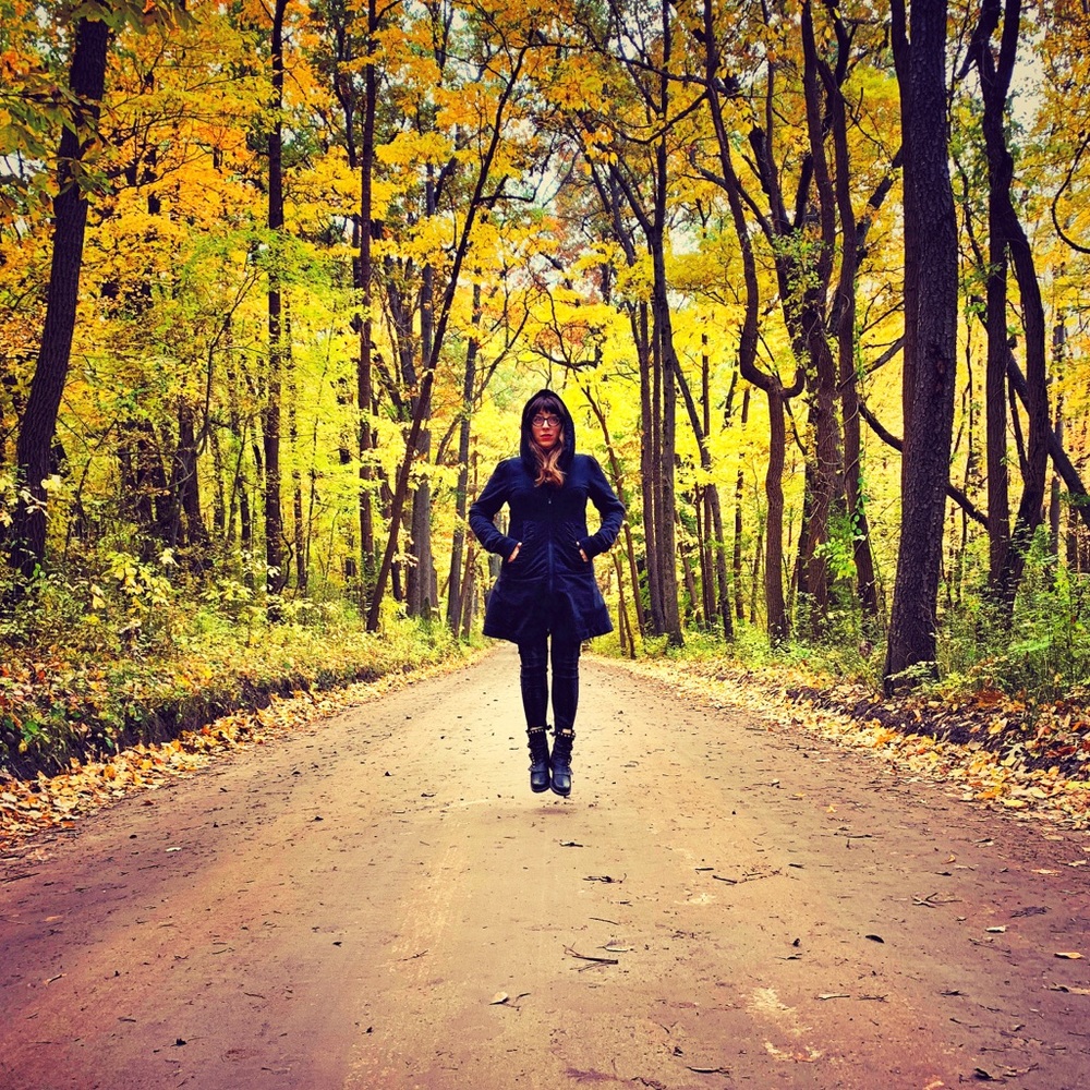 Hello! Welcome to my crazy closet!!